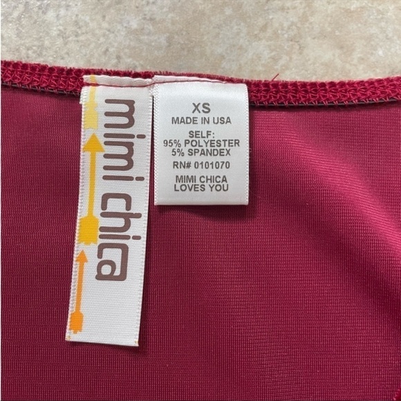 NWOT Mimi Chica v-neck half puffed sleeve red velvet bodysuit. Size XS. - Picture 3 of 4